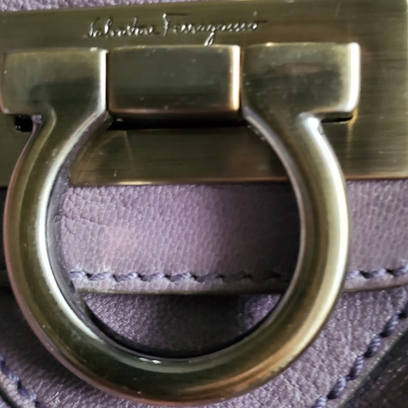 EUC Salvatore Ferragamo purse - Picture 14 of 14